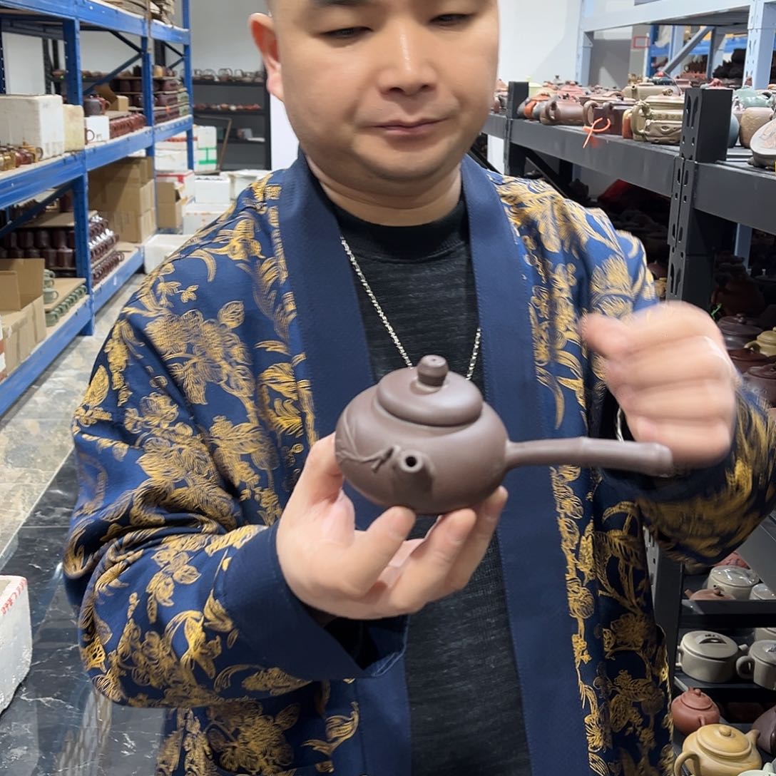 茶壶紫砂llaluemoemo