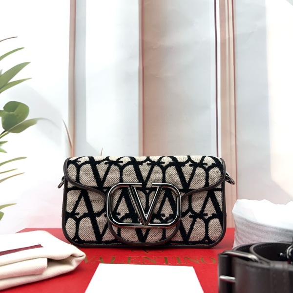 99新/华伦天奴/包包/250416SW0017