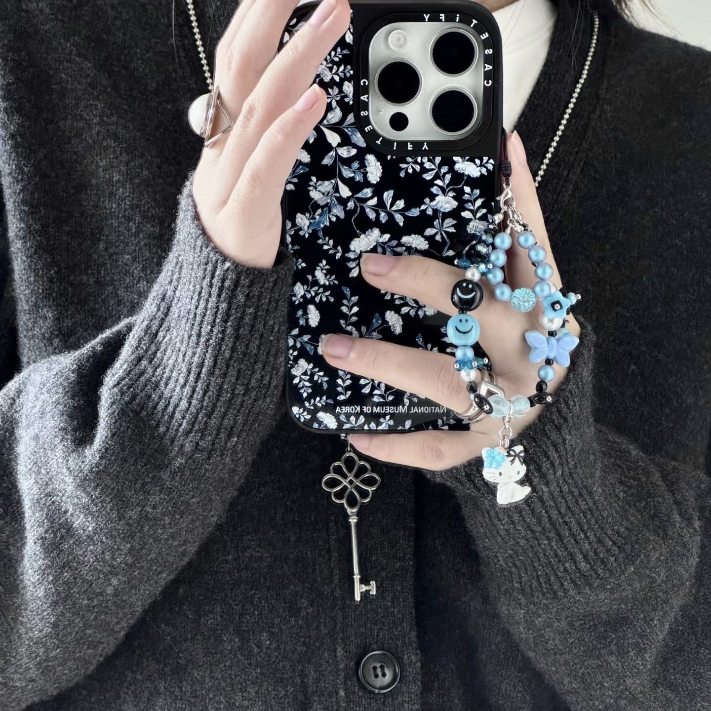 CASETiFY浅蓝水晶花朵适用iPhone16Pro/15ProMax手机壳14苹果1312