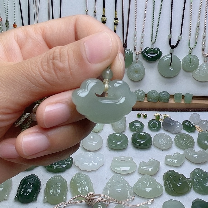 没***题和田玉未镶嵌颈饰