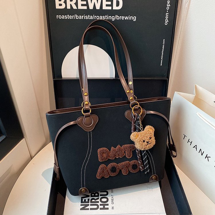 秋冬复古字母大容量百搭时尚单肩托特包