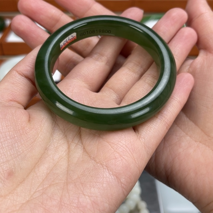 和田玉手镯未镶嵌漫**端