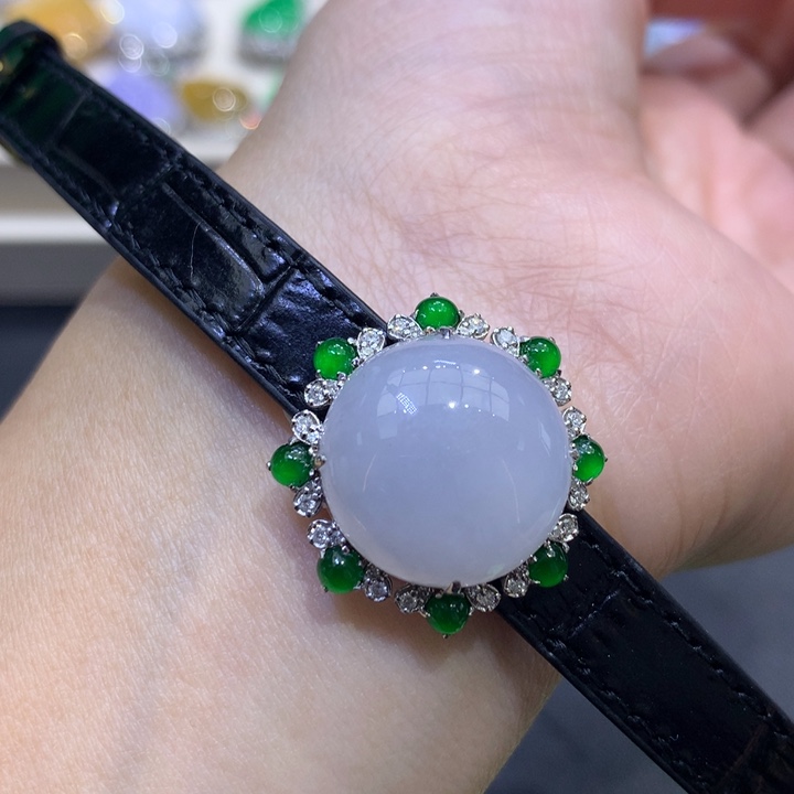 翡翠颈饰18K金镶嵌翡翠