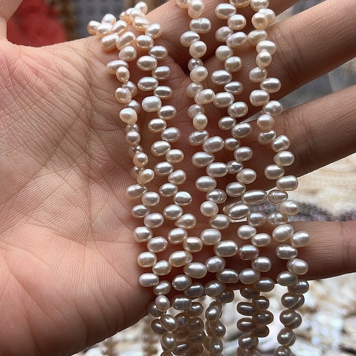 未镶嵌玛瑙/玉髓珠宝半成品一条3.5mm左右香槟二八孔珍珠