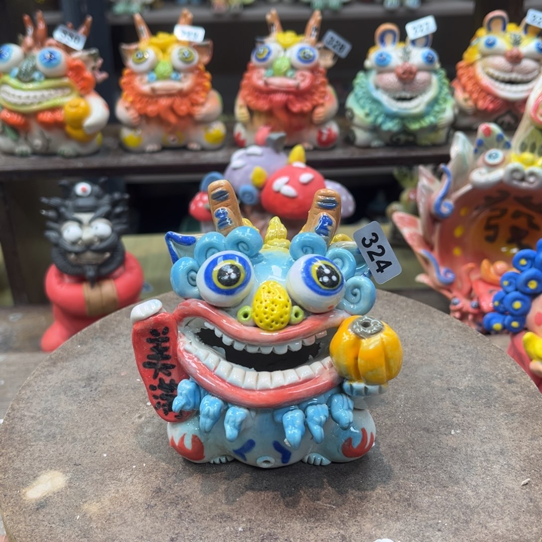 陶瓷纯手工抽象陶瓷摆件324