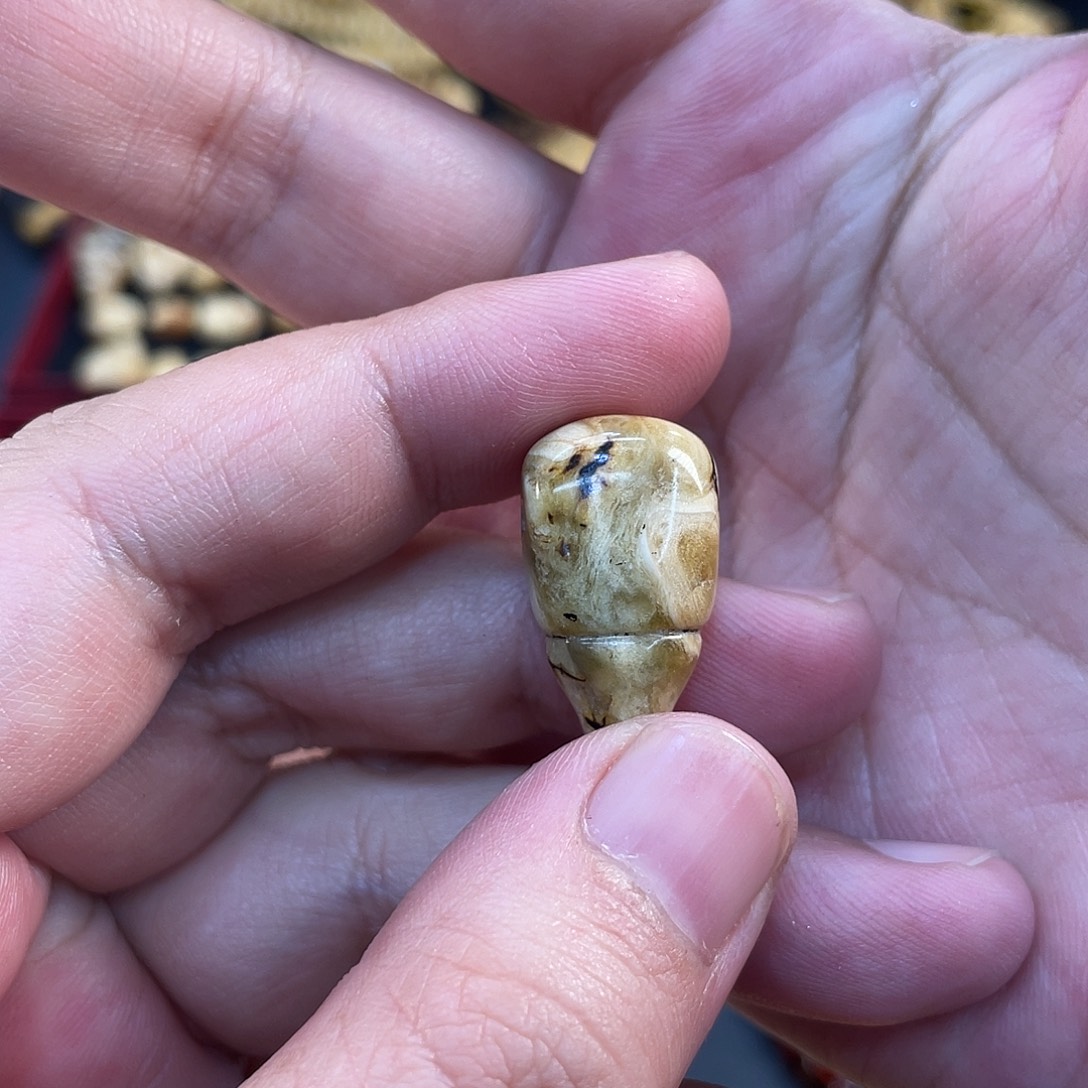 琥珀未镶嵌裸石蜜蜡三通