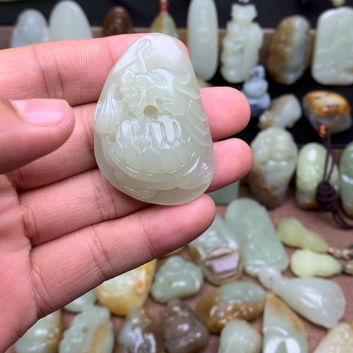 和田玉（糖玉）未镶嵌颈饰