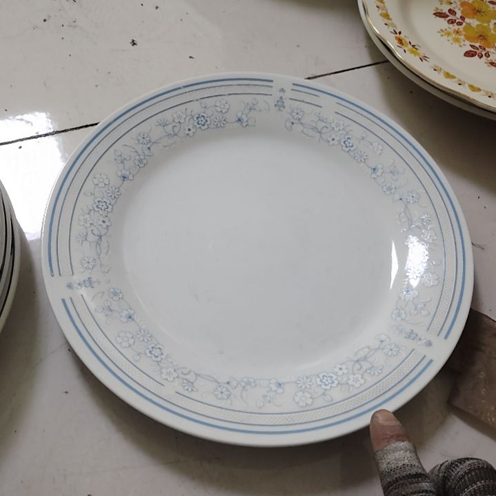 摆件陶瓷盘子碗啥都有