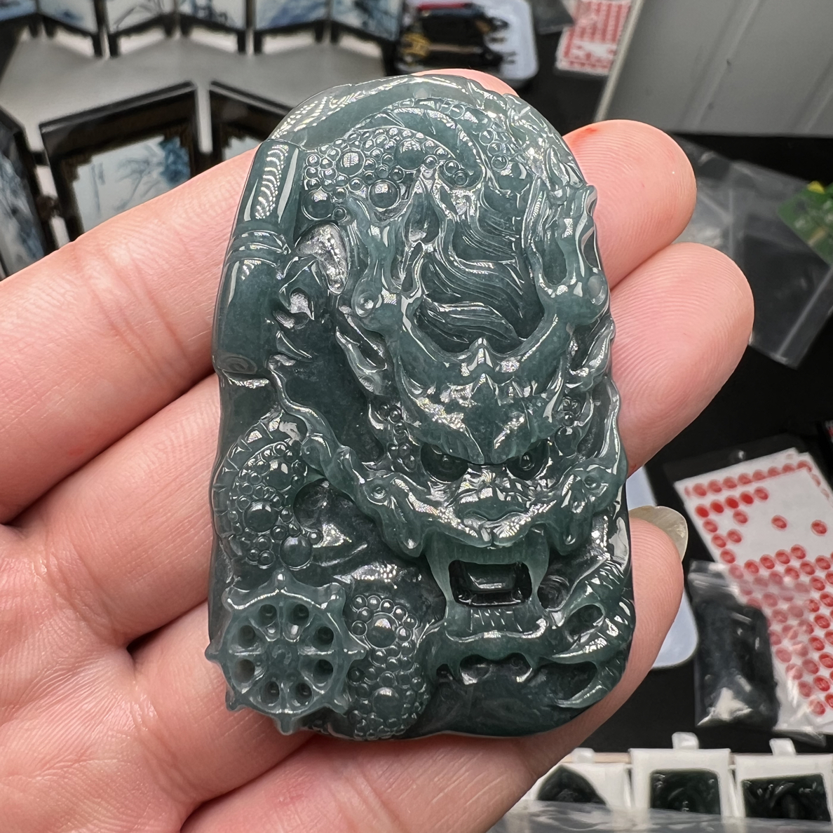 纯天然A货翡翠《龙牌》挂件