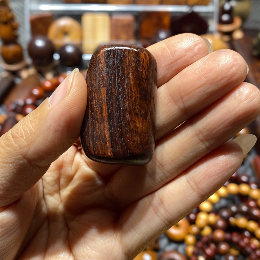 右***耳黄花梨/降香黄檀木