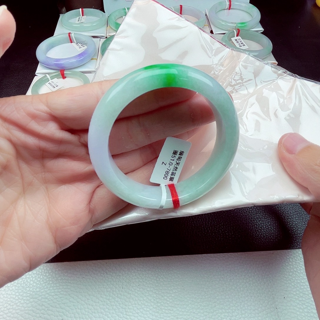 小***嘟翡翠未镶嵌手镯天然缅甸翡翠