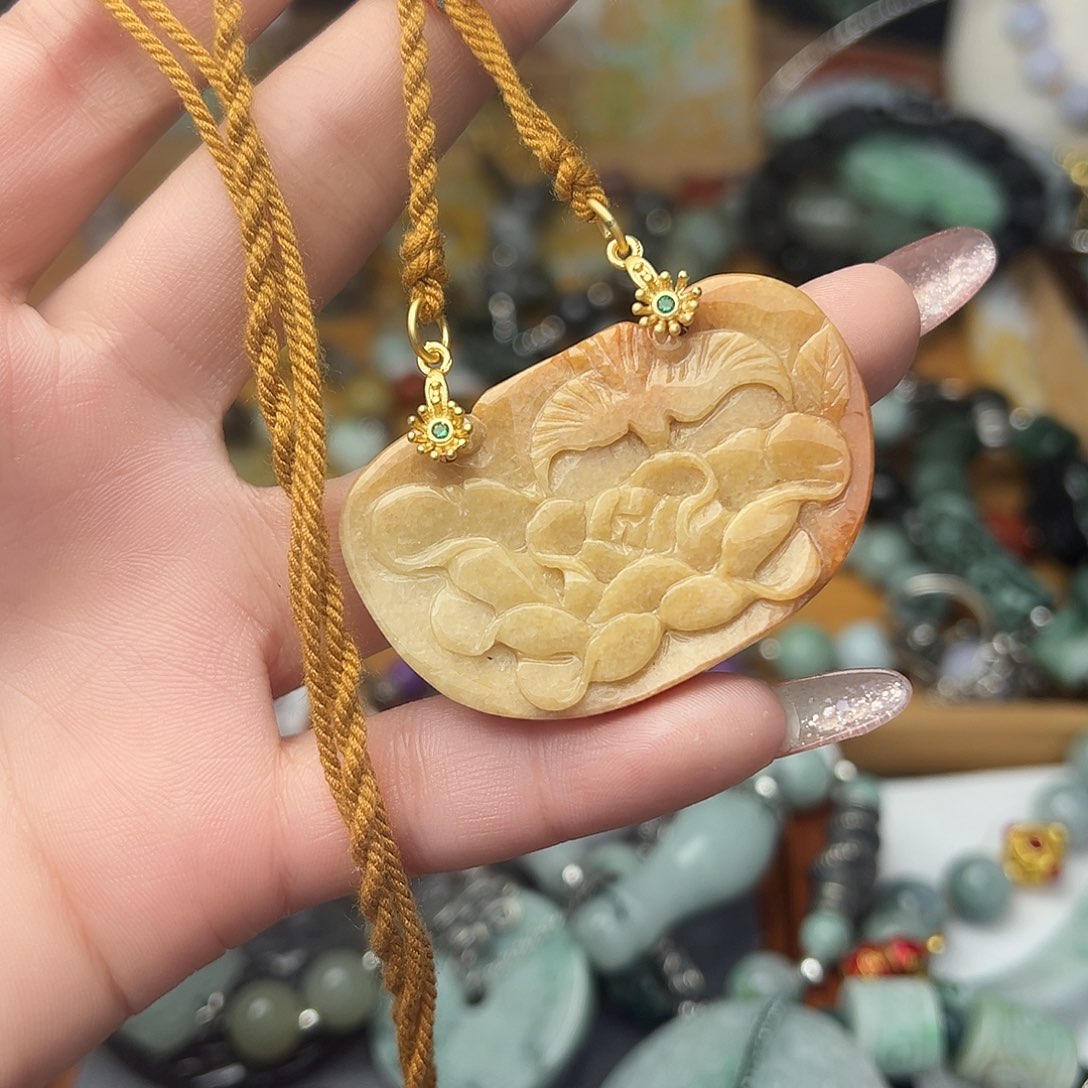 翡翠吊坠(赠链)未镶嵌吊坠14