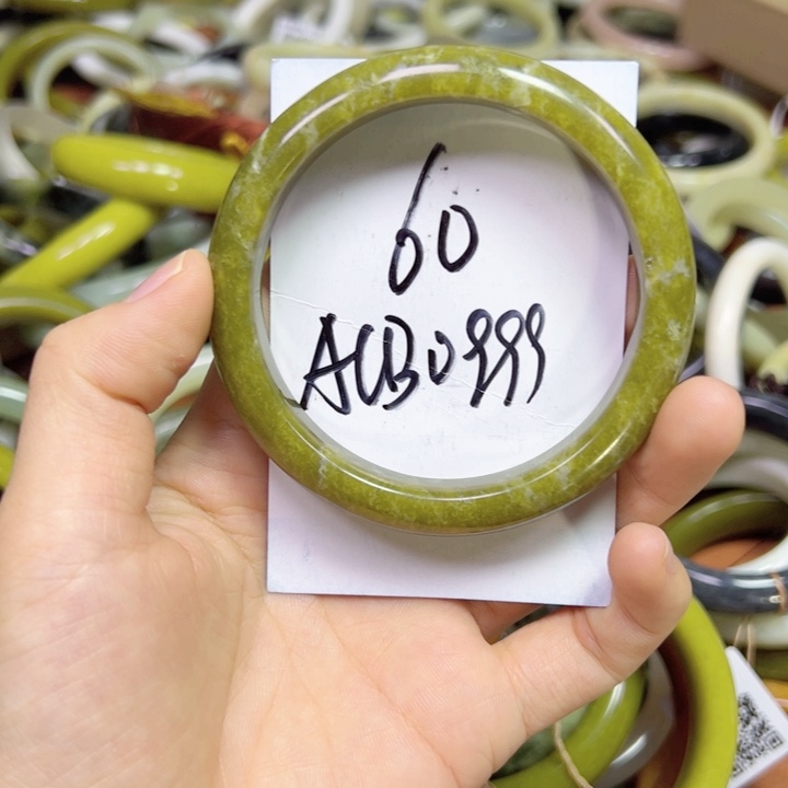 未镶嵌蛇纹石玉手镯