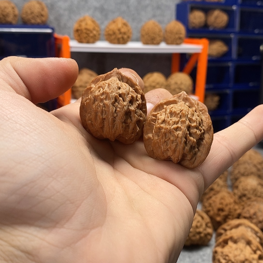 文玩核桃吊坠野生官帽32