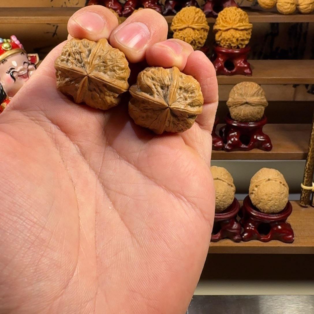 许****客铁核桃把件正十字四棱