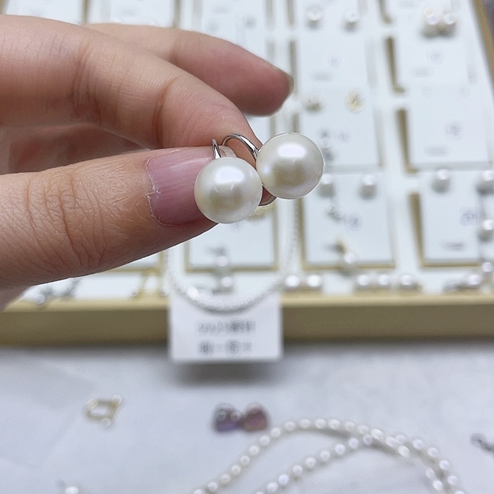 淡水珍珠耳饰银S925镶嵌鑫***晨