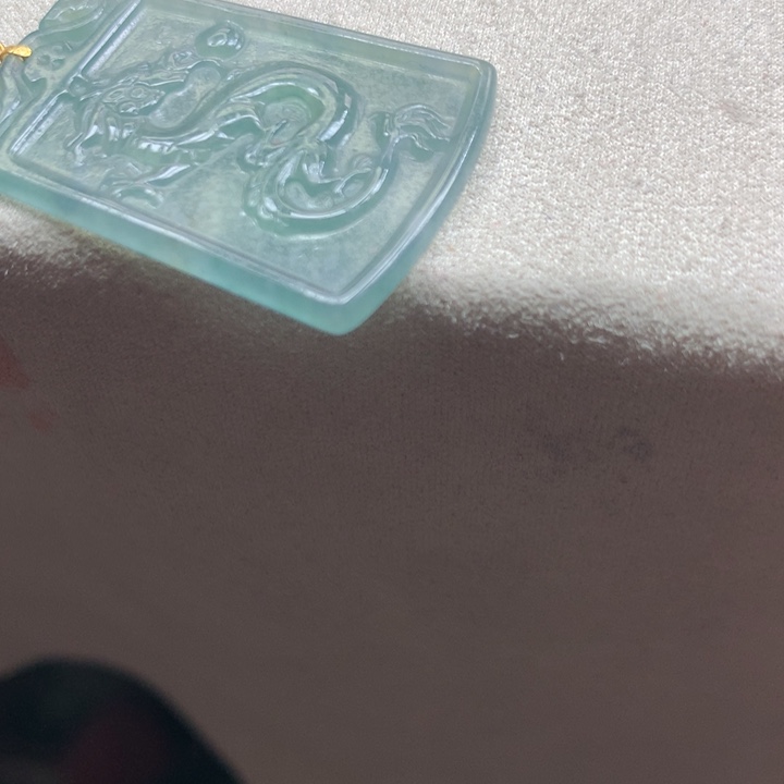 翡翠颈饰18K金镶嵌吊坠