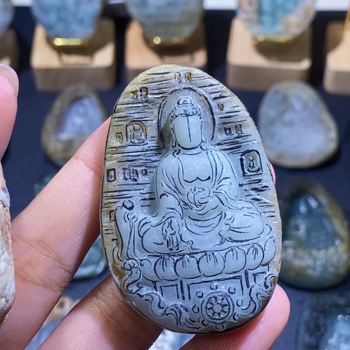 哆***胖定制翡翠未镶嵌天然翡翠玉石雕刻