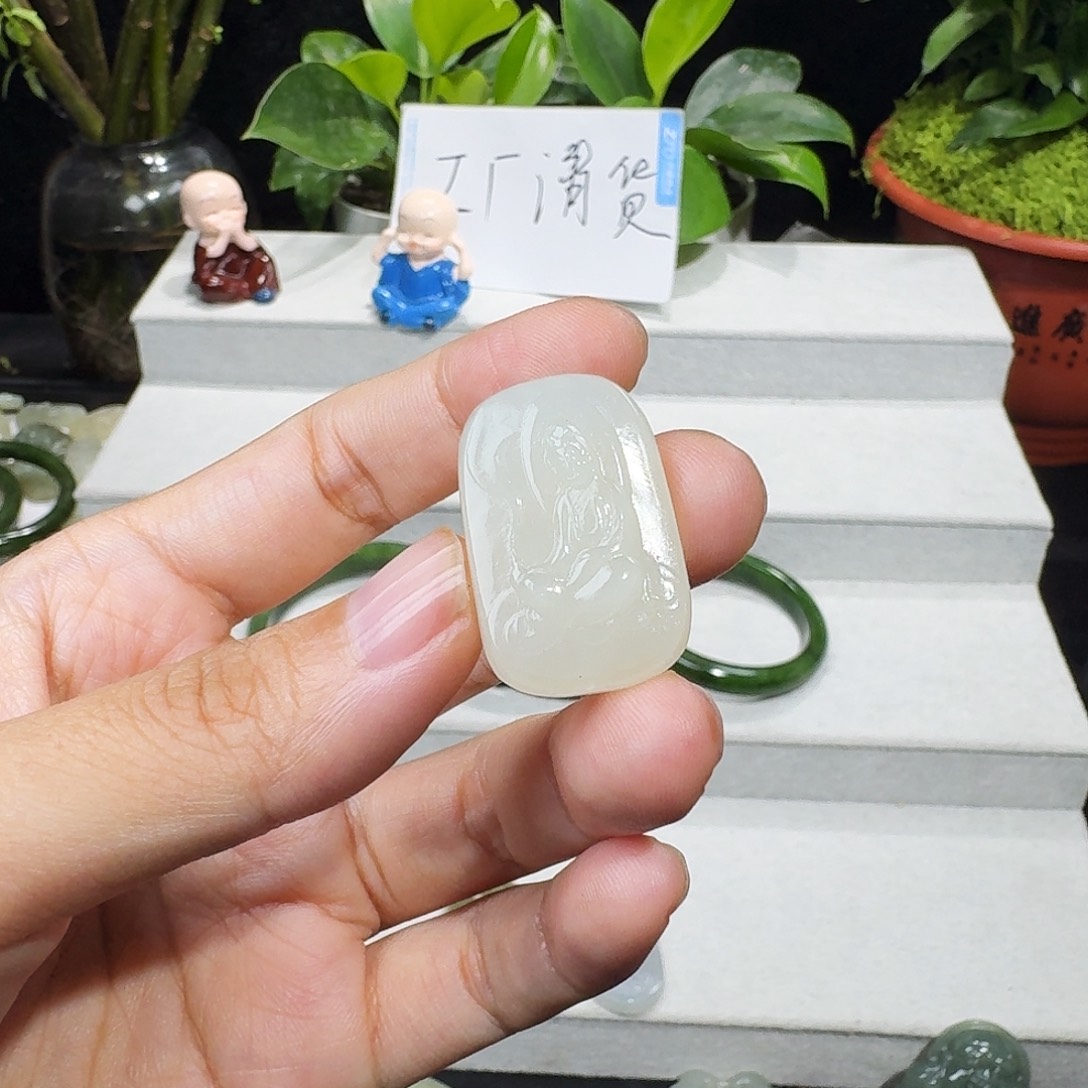 和田玉未镶嵌颈饰