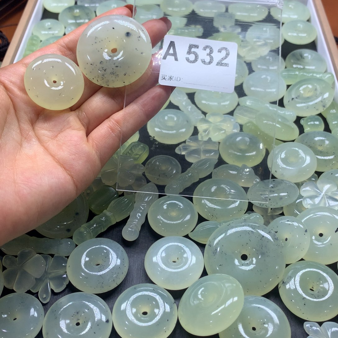 瑞***柜蛇纹石玉未镶嵌岫玉有棉