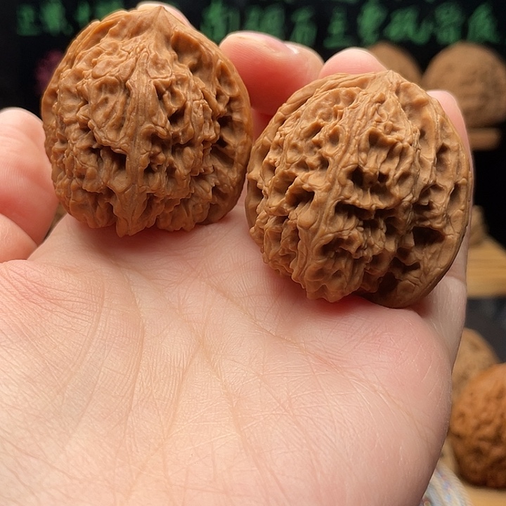 不***懂文玩核桃吊坠物美价廉