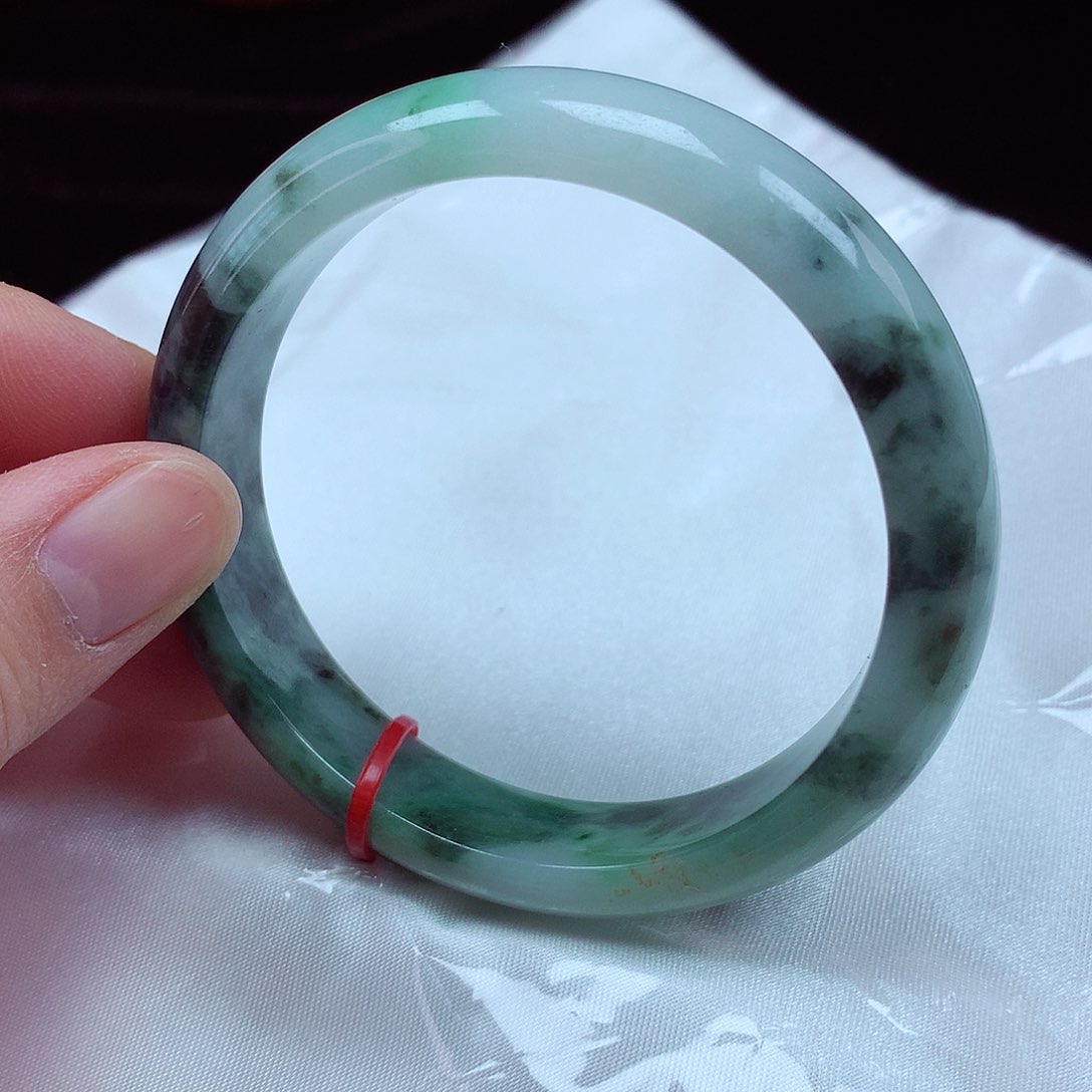 翡翠手镯未镶嵌57圈