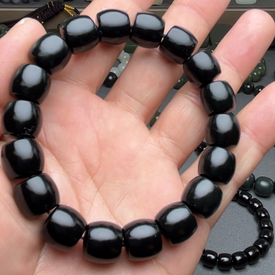 和田玉手链未镶嵌L**、塔黑卡12