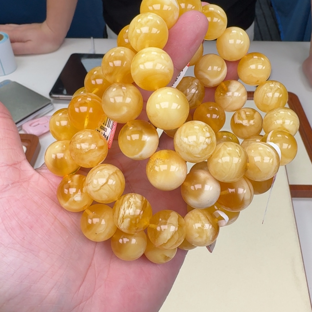 琥珀未镶嵌手链多样性发其一