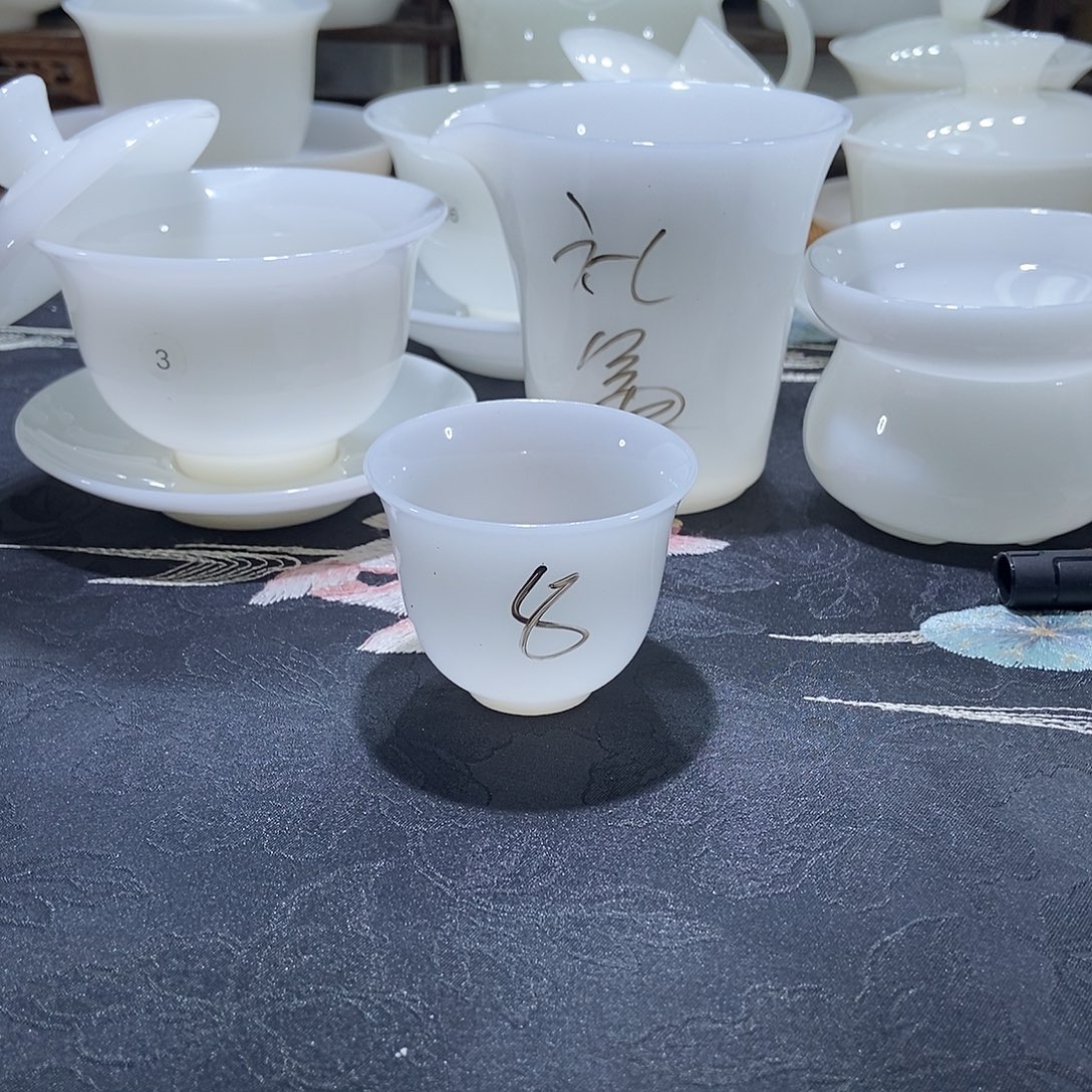 这么早还没有下班吧不忙呀亲爱呢亲们