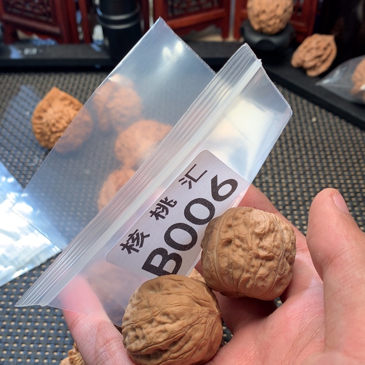 文玩核桃吊坠金锭石敦