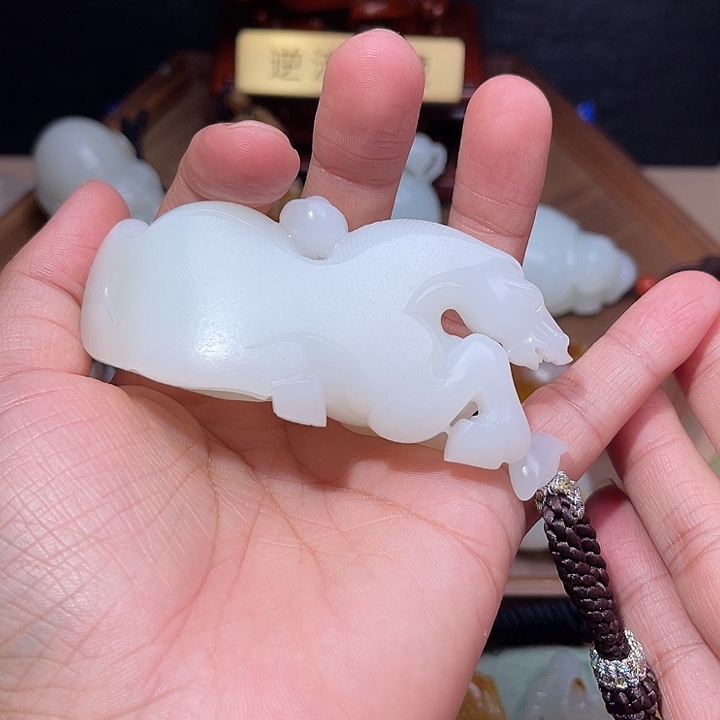 a***i和田玉未镶嵌颈饰