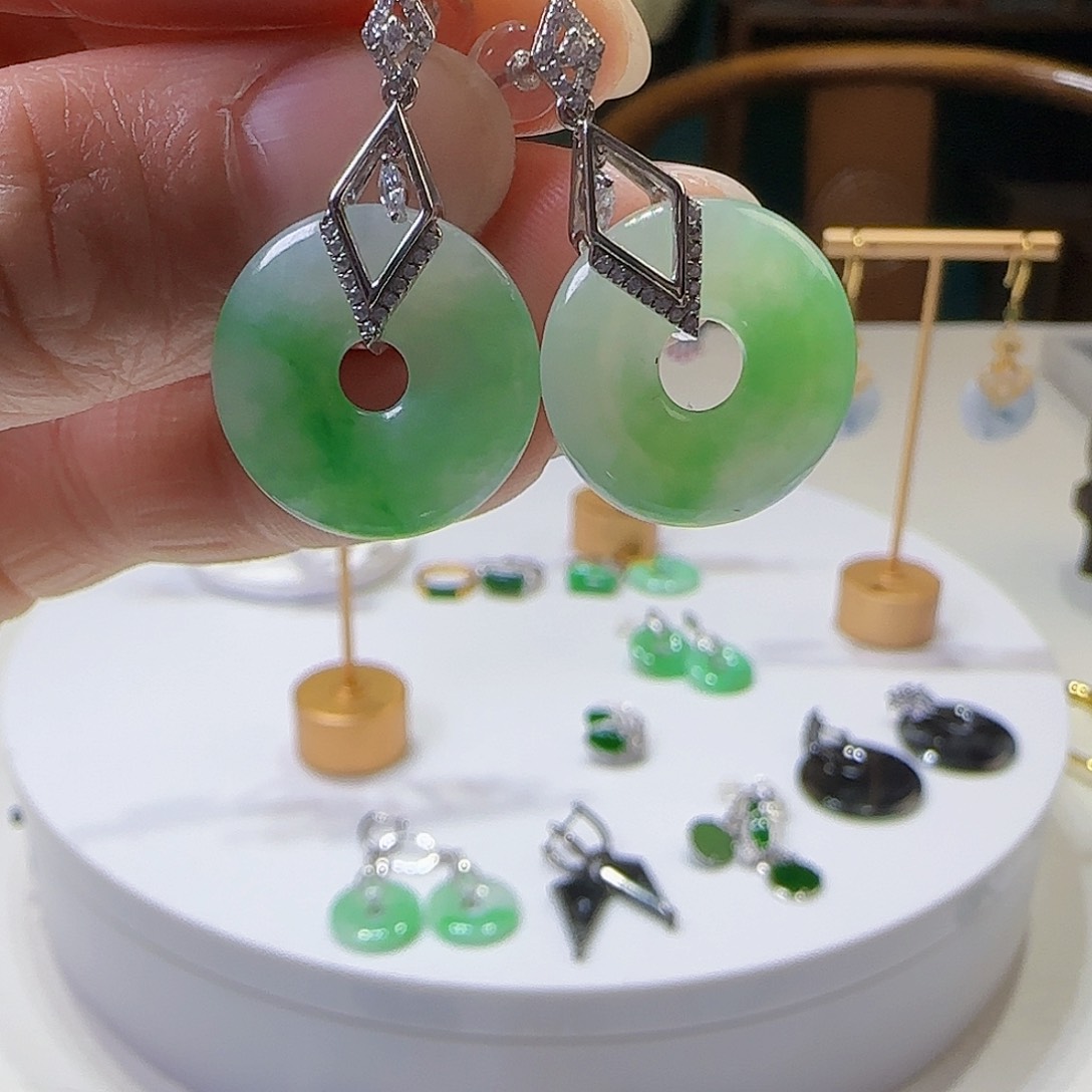 翡翠耳饰18K金镶嵌天然缅甸a货翡翠