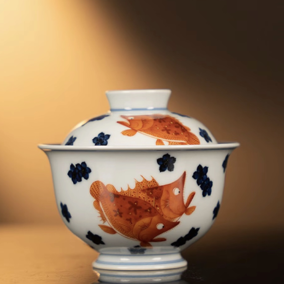 景德镇小卿亭仿明 明式青花矾红桃花鳜鱼盖碗