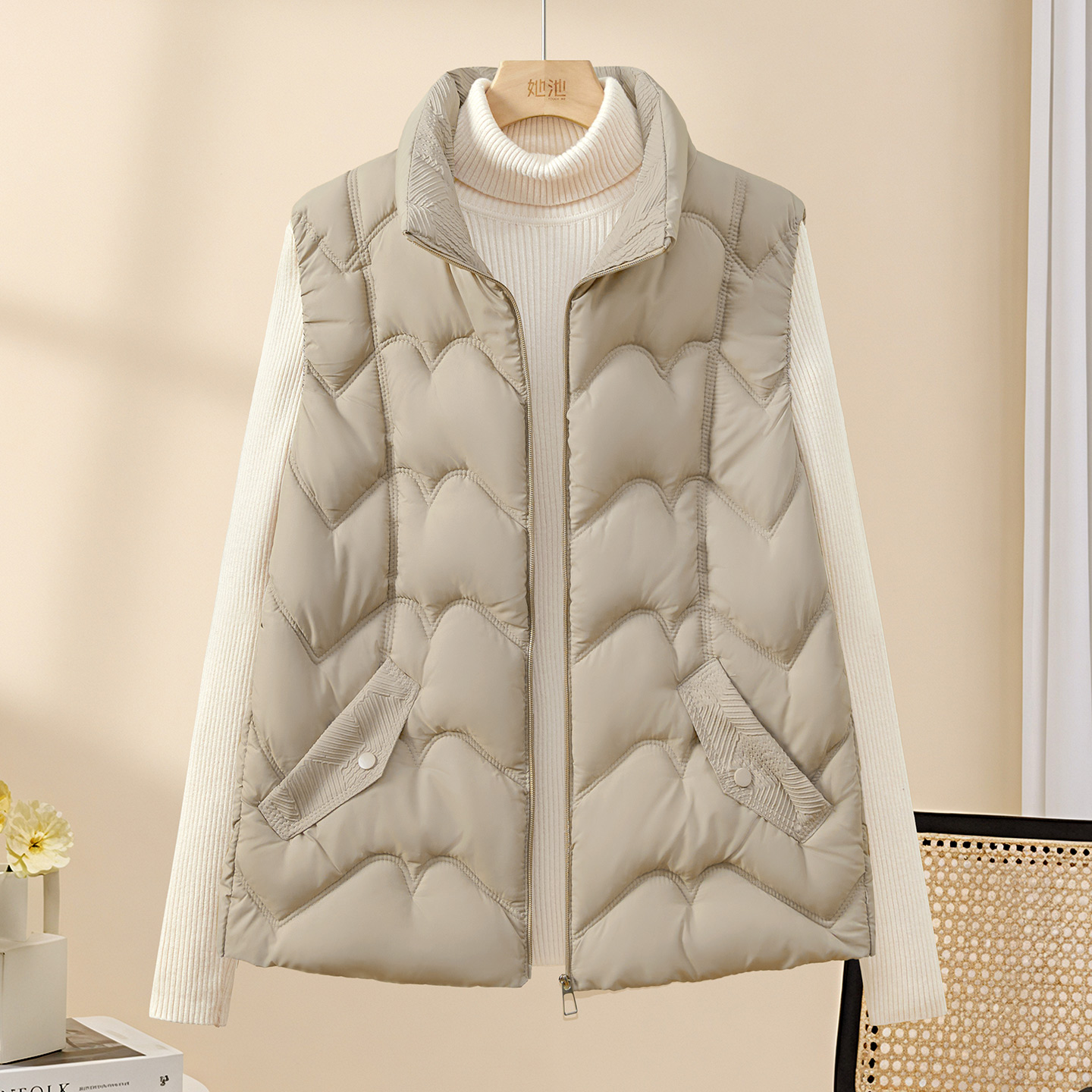 她池2025冬装女装立领棉马夹时尚宽松款叠穿保暖马甲T54X8240J