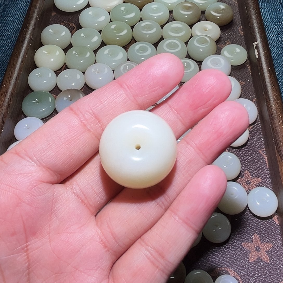 和田玉未镶嵌颈饰和田玉瑕疵福利品