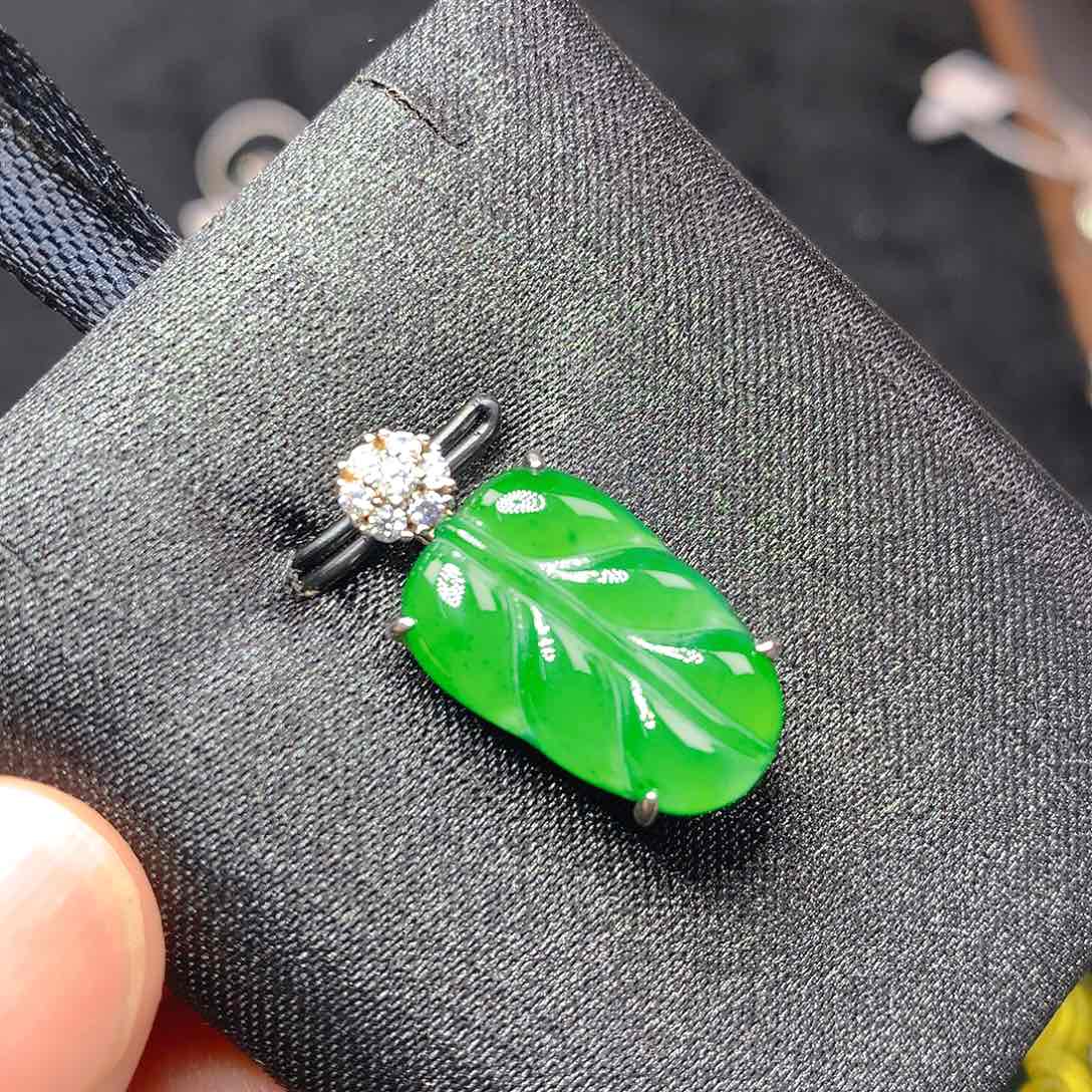 翡翠银S925镶嵌颈饰我