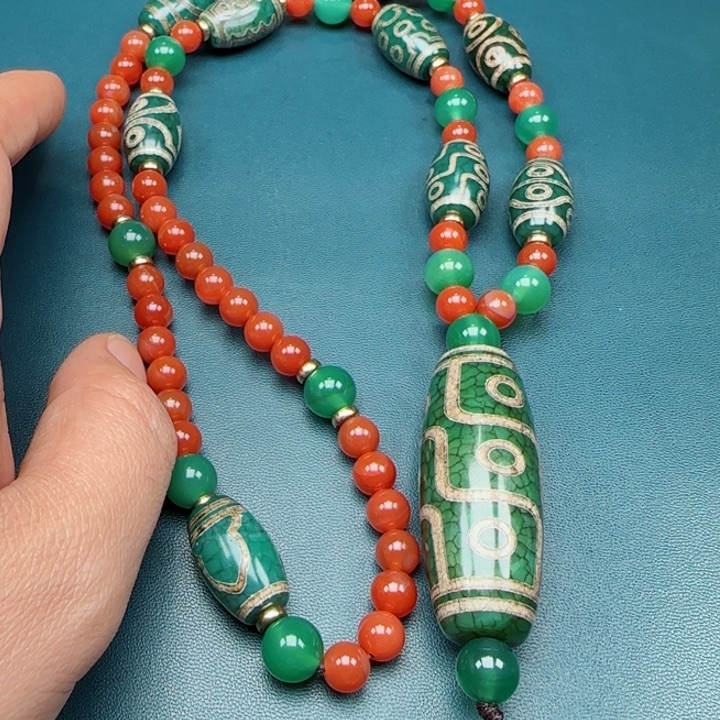 玛瑙/玉髓颈饰未镶嵌