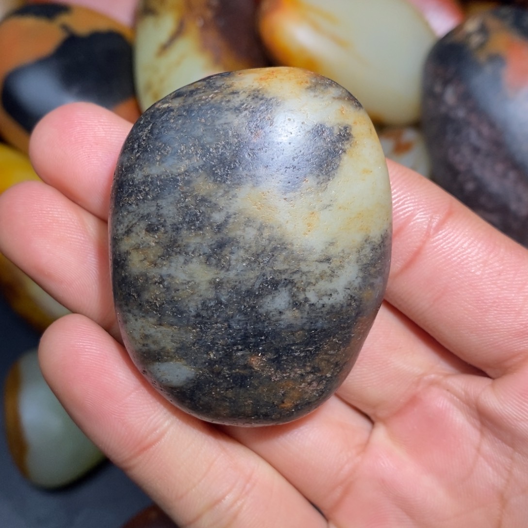 和田玉未镶嵌珠宝奇石