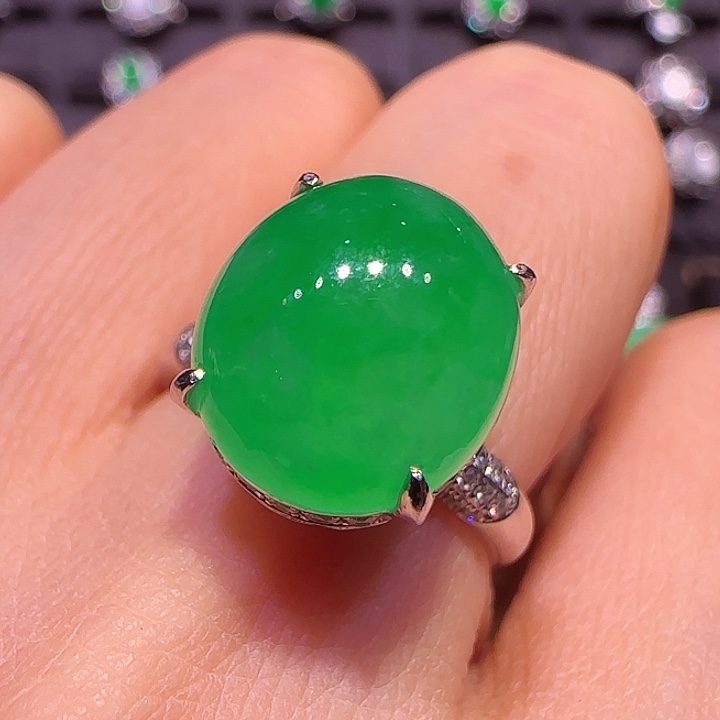 翡翠戒指18K金镶嵌戒指