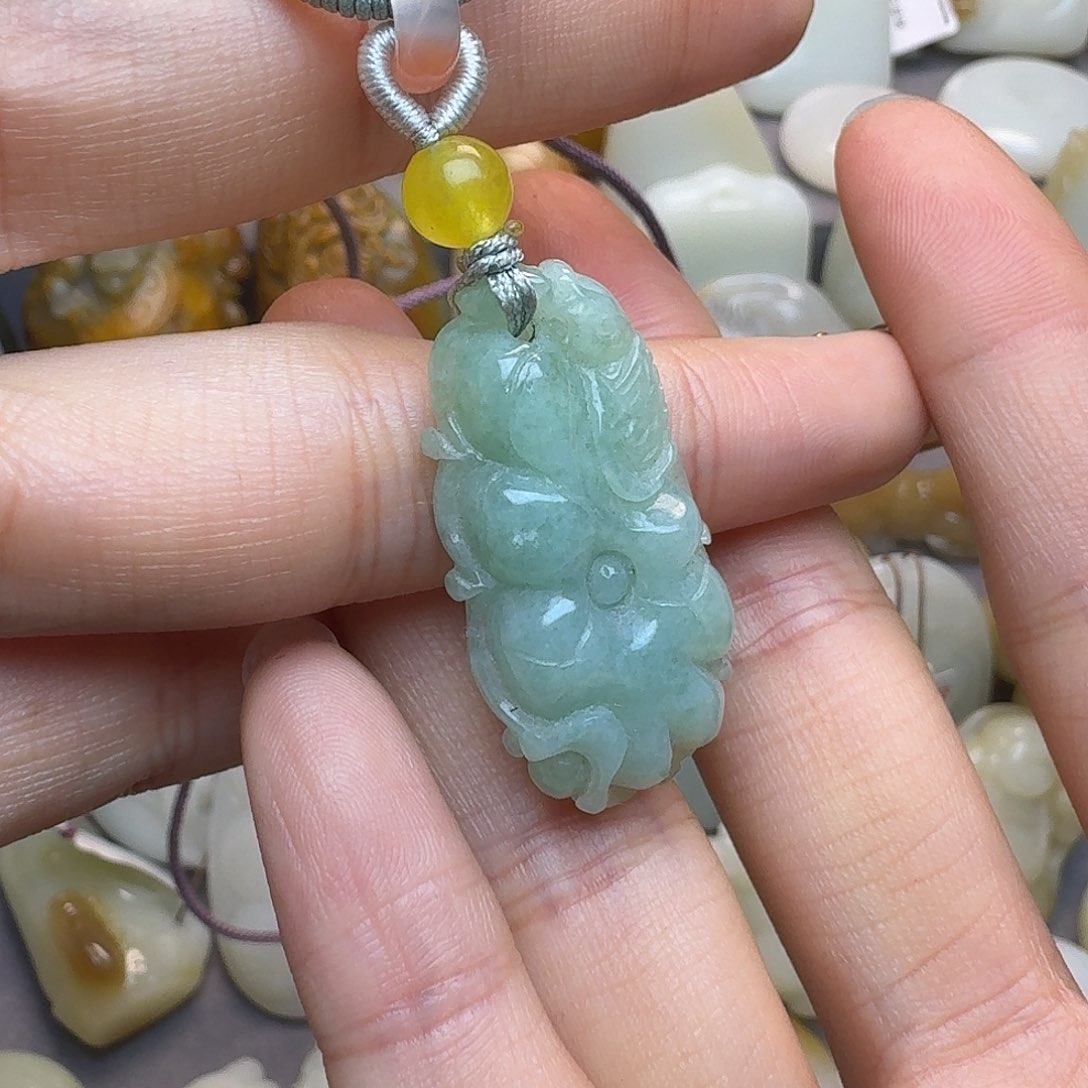 翡翠颈饰未镶嵌连年有余111111