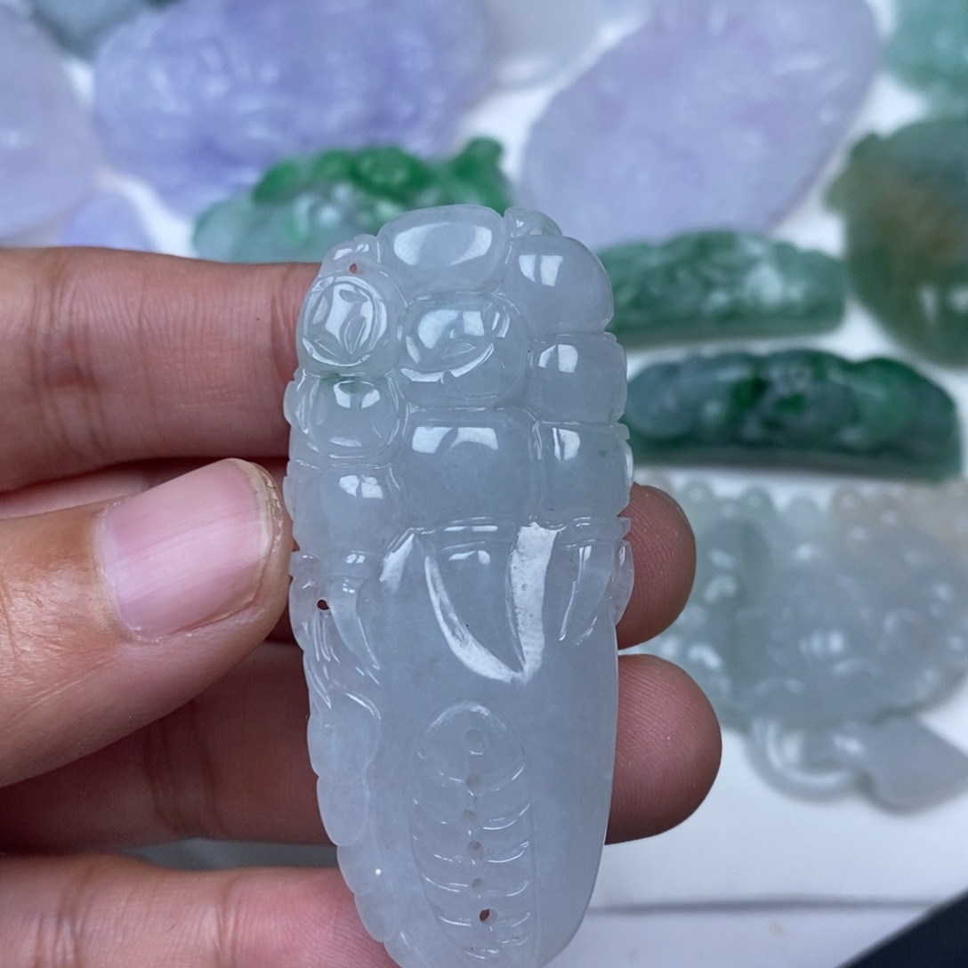 翡翠未镶嵌颈饰翡翠
