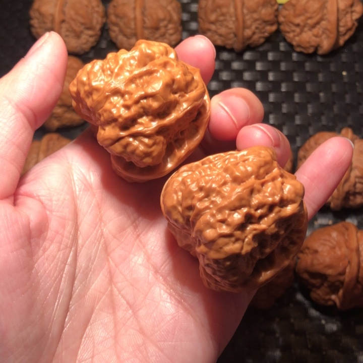 文玩核桃把件大八腿鱼籽纹41