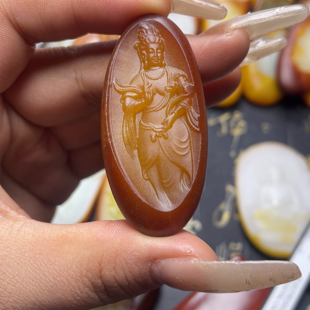 和田玉挂件未镶嵌阿***家