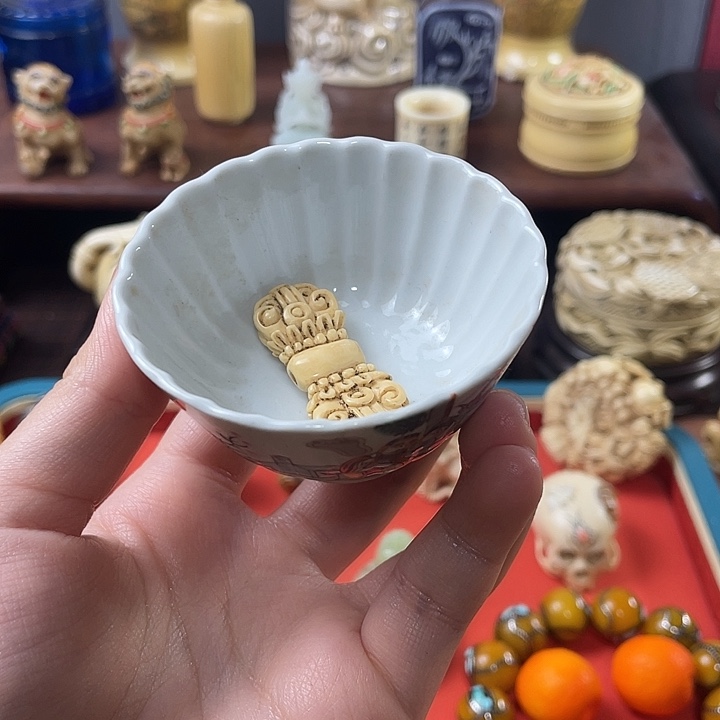 阿***虎瓷片精品雕刻工艺品