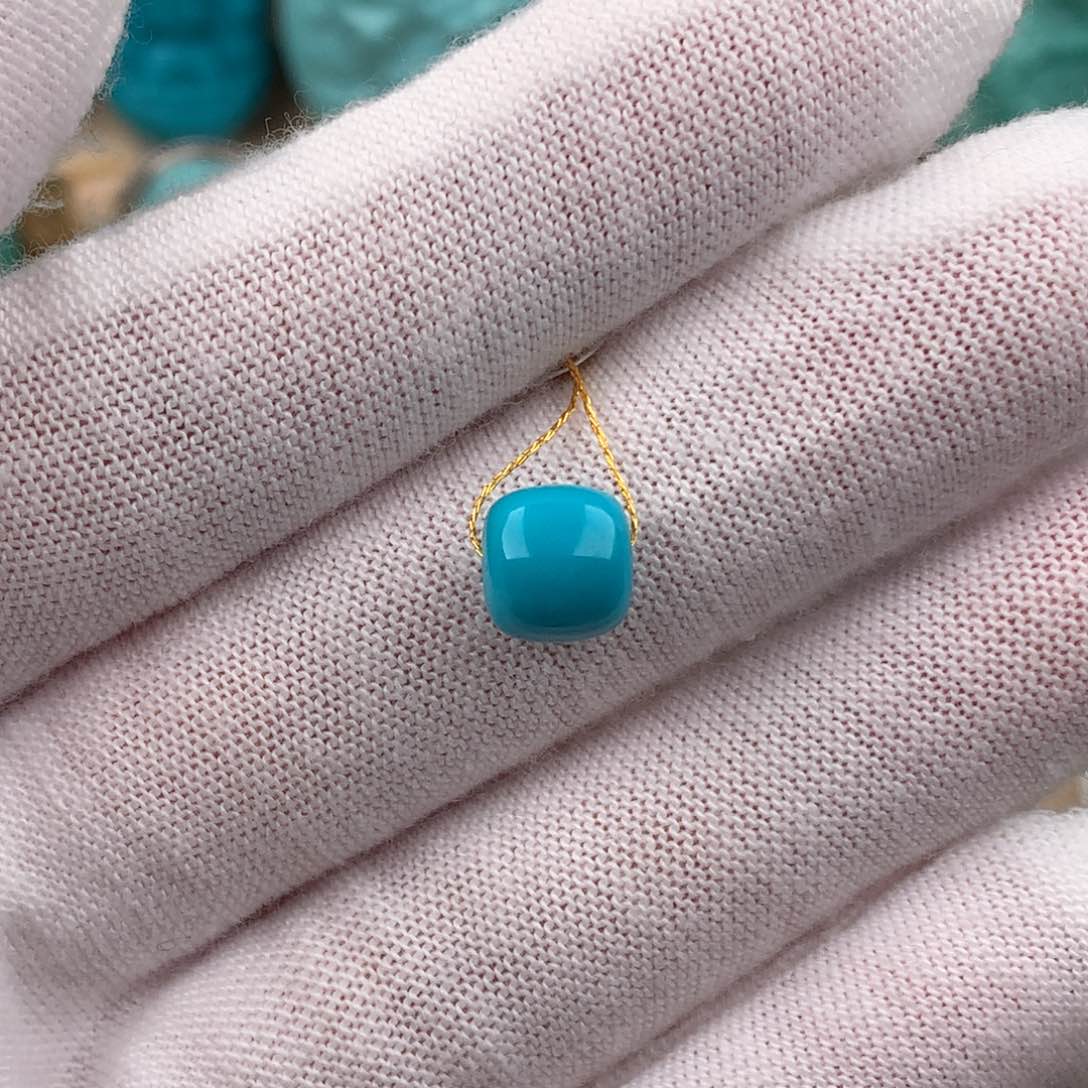 绿松石配饰未镶嵌7.8*7.5