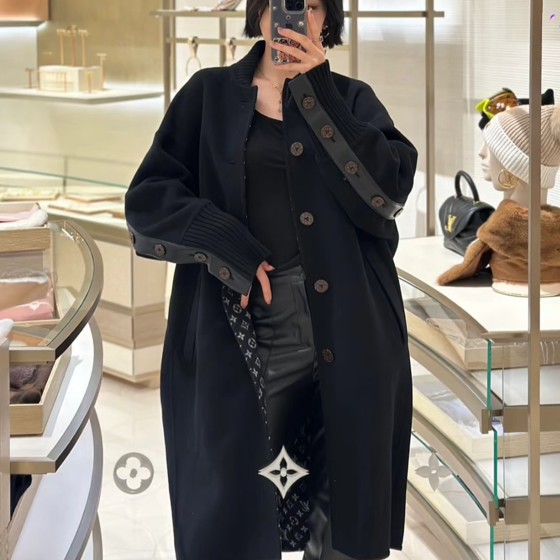 未使用 LouisVuitton/路易威登 002180 黑色老花满印大衣 40码