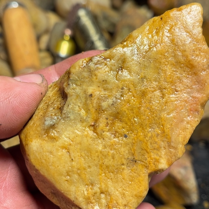 田黄石175克昌化田黄石