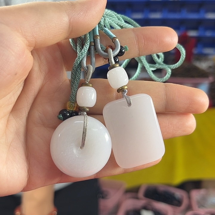 颈饰石英质玉未镶嵌T6石英质吊坠