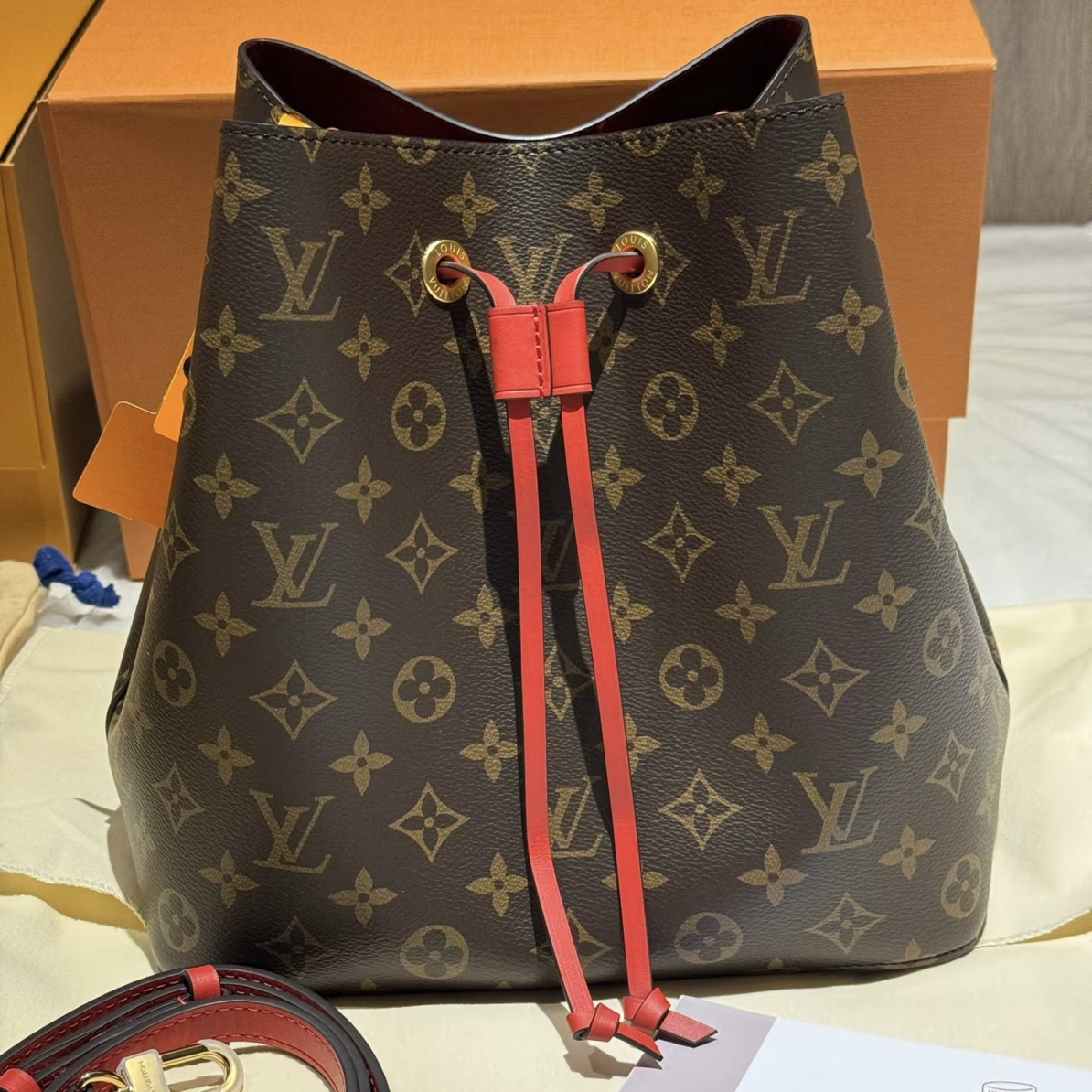 99新 LouisVuitton/路易威登 经典老花红色水桶包 婚包时尚