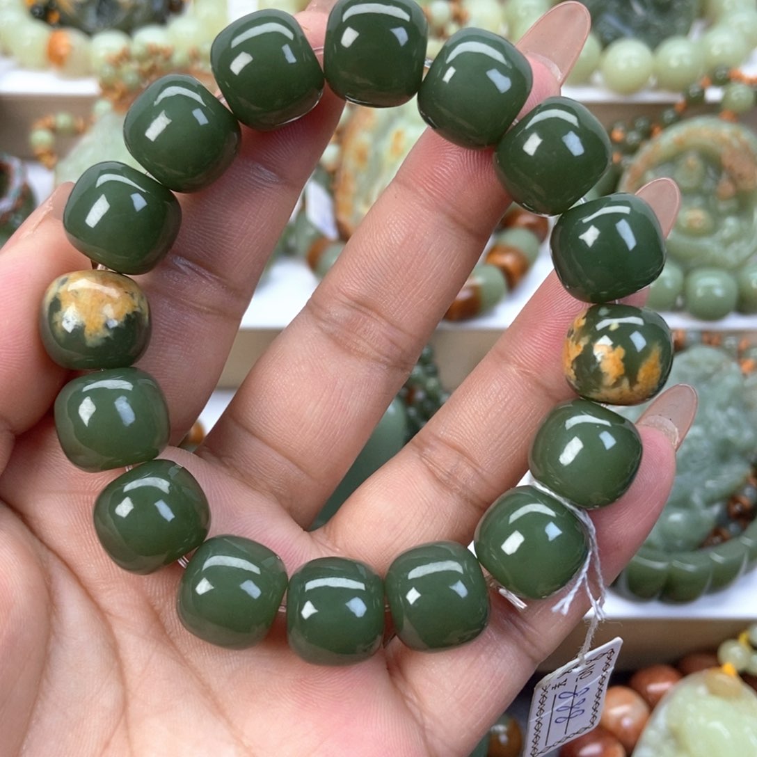 透闪石质玉手串未镶嵌